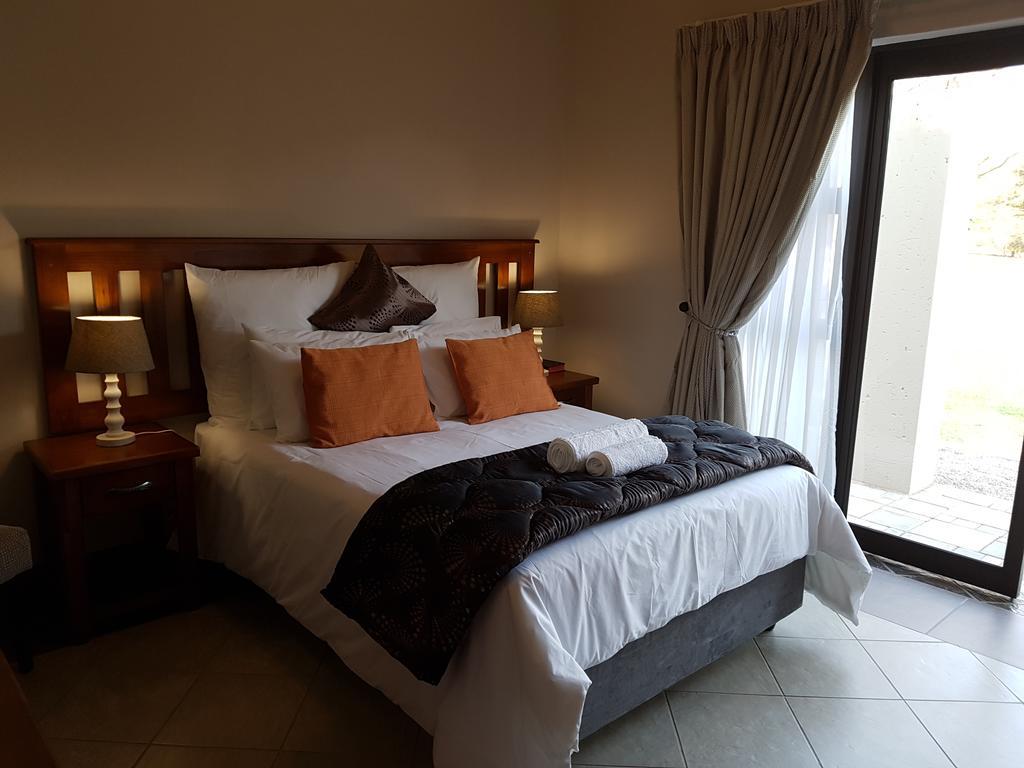 Summerset Place Country House Bela-Bela Phòng bức ảnh